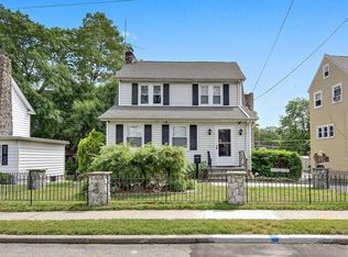 123 Petersville Rd, New Rochelle, NY 10801