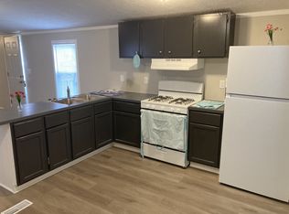 530 Reynolds Dr #92, Charleston, IL 61920