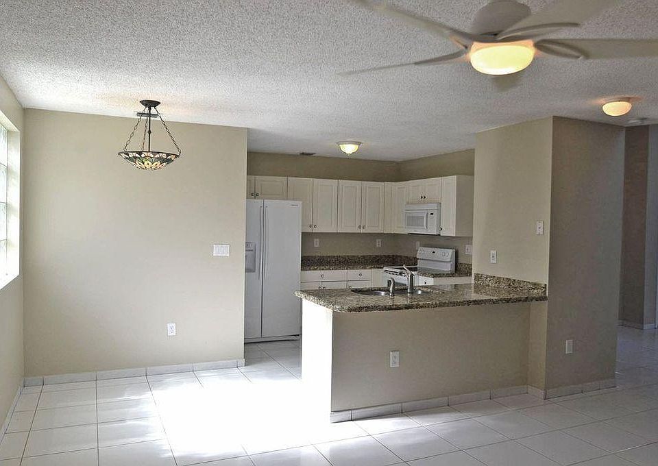 2nd image of 20335 SW 3rd St