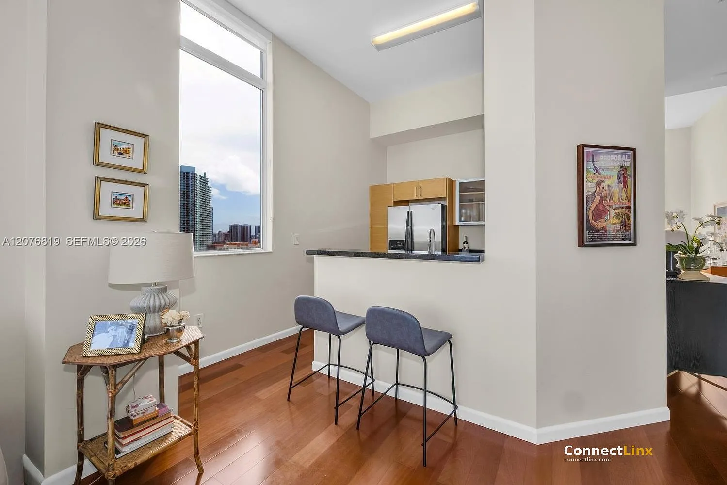 2 bed, 2.0 bath, 1400 sqft, $6,000 — Photo 2