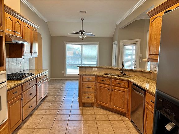 3rd image of 3208 Salzburg Ct
