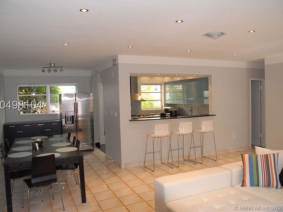3rd image of 814 Raymond St #814
