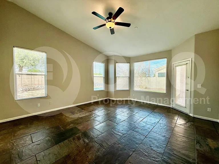 11130 W Dana Ln — Photo 10