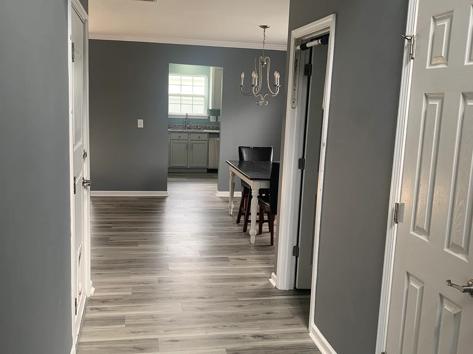 4 bed, 2.5 bath, 2037 sqft, $2,350 — Photo 4