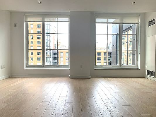3rd image of 535 W 43rd St APT N15f