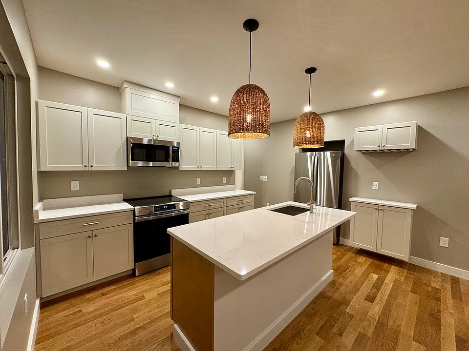 14 8th St #1