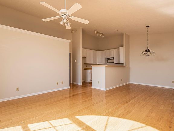 5th image of 2434 Glen Meadow Rd