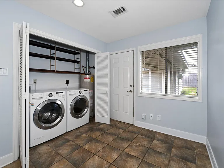 3415 Freshmeadows Dr — Photo 15