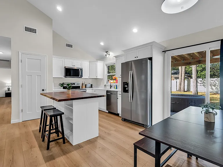 2408 Causey Dr — Photo 3