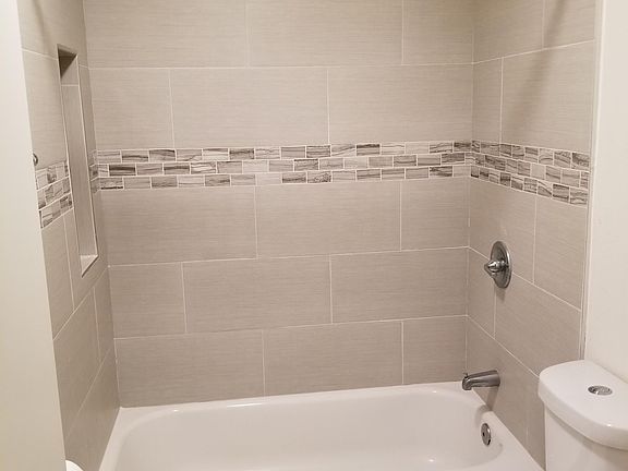 Tiled shower / tub