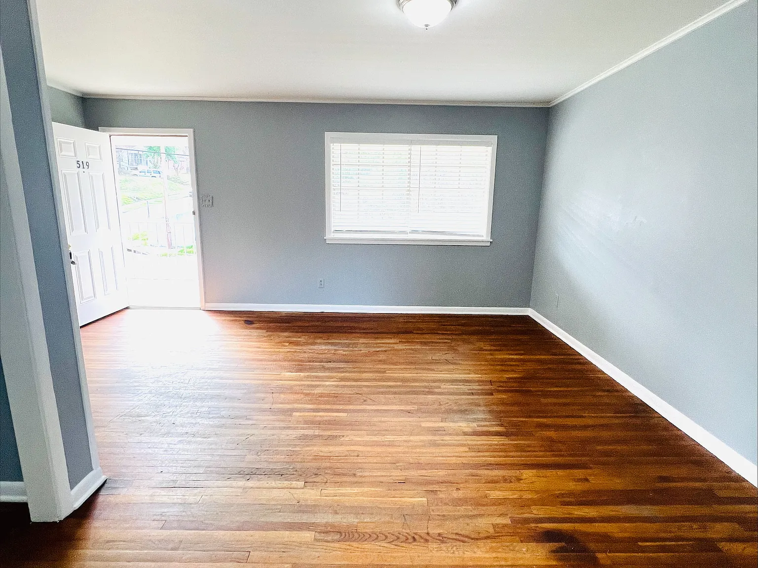 2 bed, 700 sqft, $700 — Photo 3