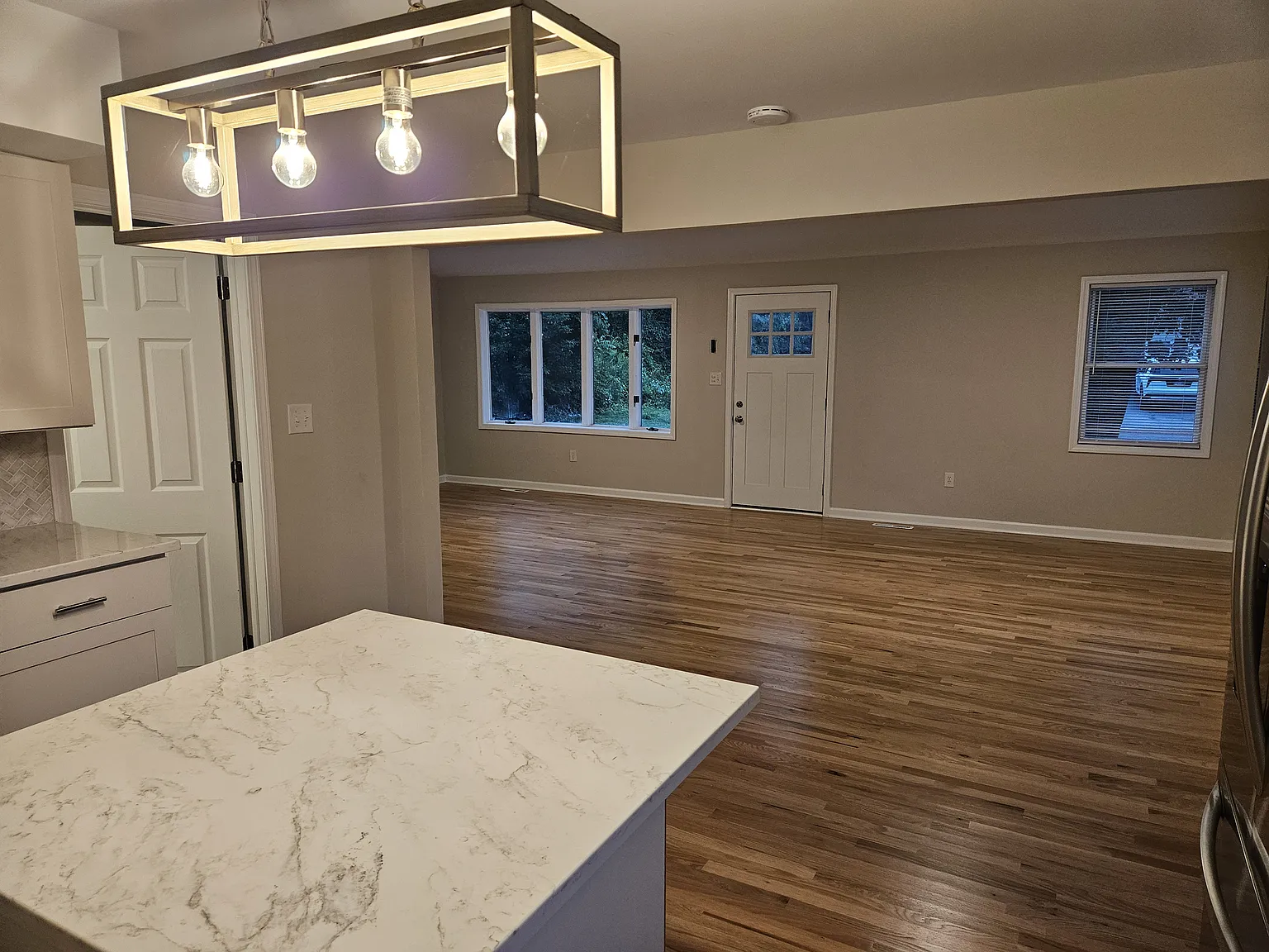 2 bed, 1080 sqft, $2,400 — Photo 3
