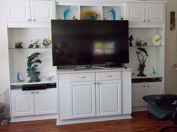 Built in entertainment ctr