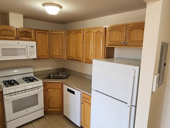 3rd image of 3443 Francis Lewis Blvd #4-B