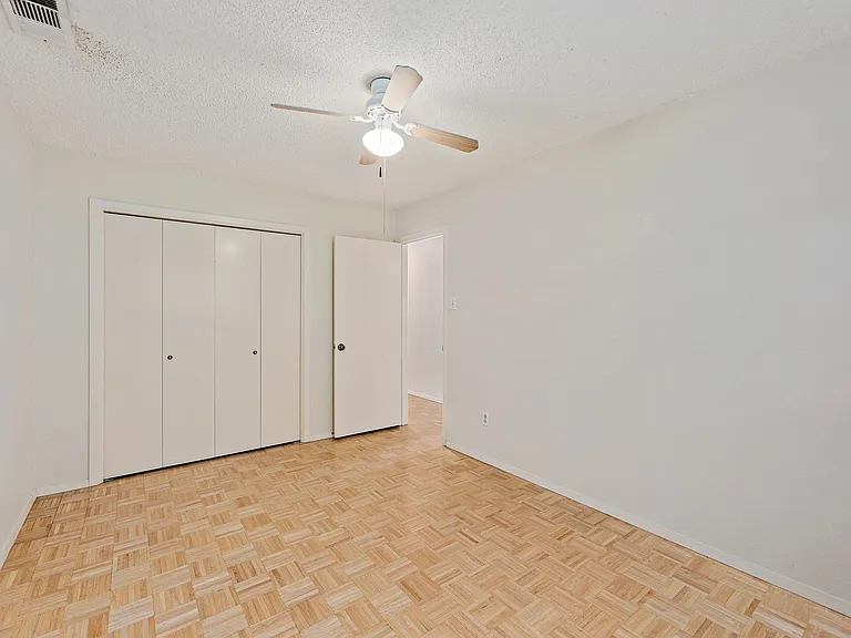 8022 Scotland Yard — Photo 31