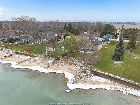 3rd image of 5530 Saint Clair Rd #A