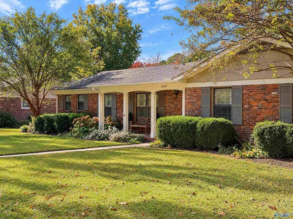 2207 Mountbrook Dr SE, Decatur, AL 35601