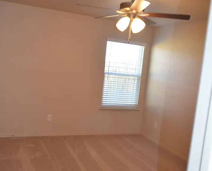 1713 Clovis Dr — Photo 13