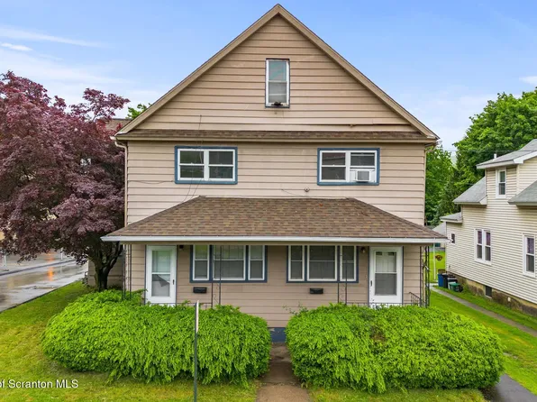213-215 Bellman St, Throop, PA 18512