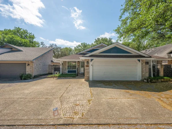 126 Golden Way, Universal City, TX 78148