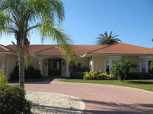 376 W Royal Flamingo Dr Photo 1