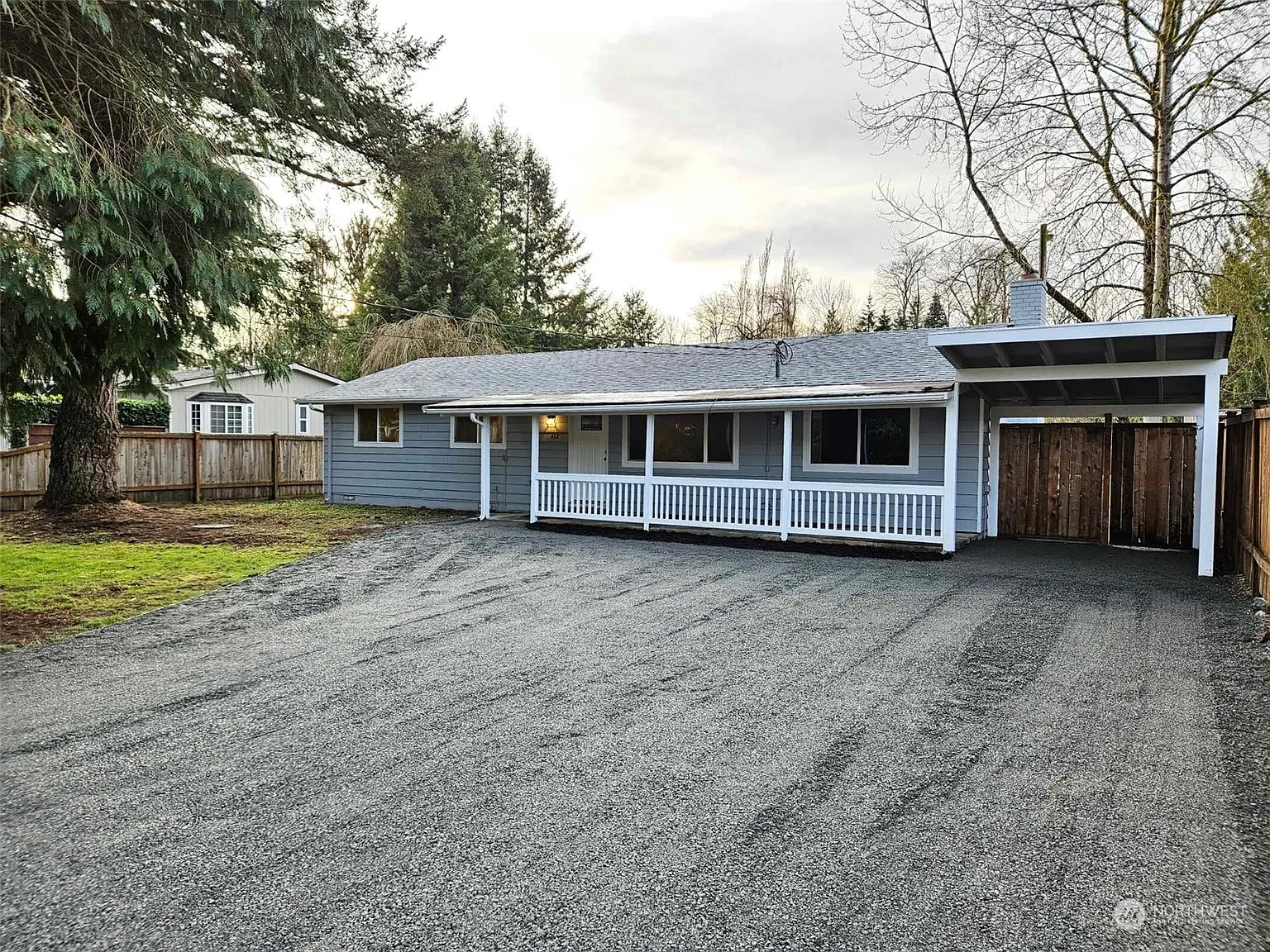 432 Russell Rd photo 1