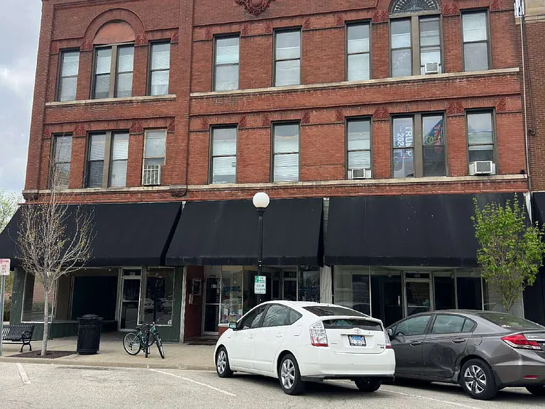 605 Monroe Ave — Photo 4