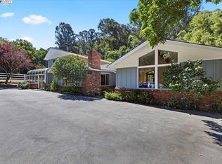 30261 Palomares Rd, Castro Valley, CA 94552