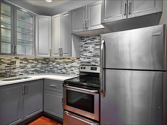 2nd image of 350 E 53rd St APT 1A