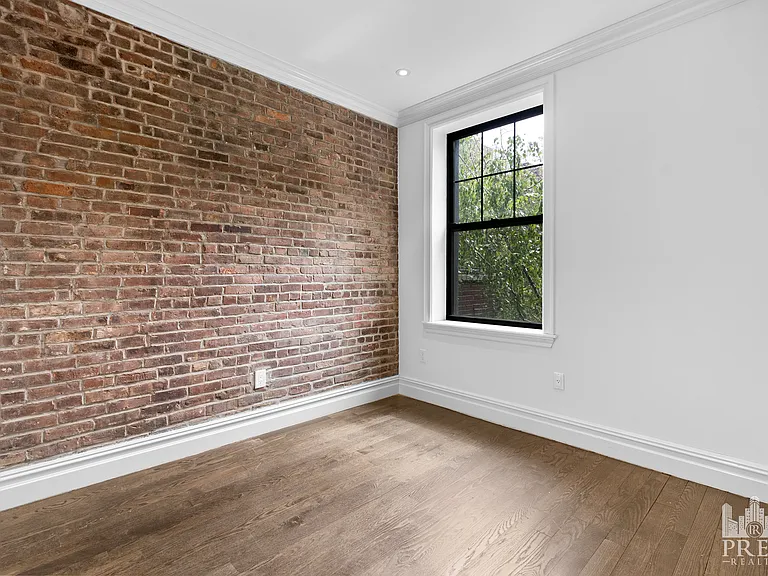 244 10th Ave #5E — Photo 7