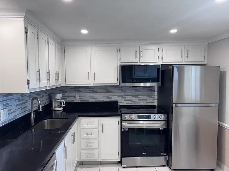 300 NE 26th Ave #4030 — Photo 2
