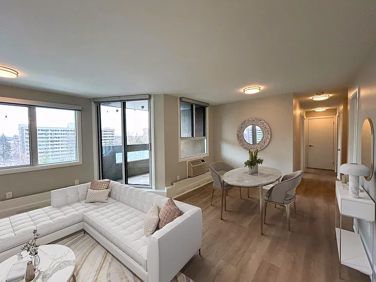 1547 Mississauga Valley Blvd — Photo 16