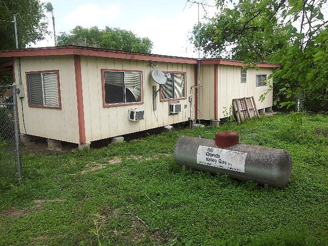 2nd image of 6522 La Flor St