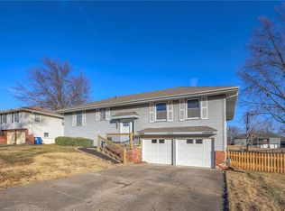 7323 N Euclid Ave, Gladstone, MO 64118