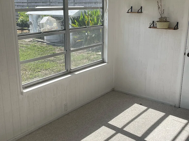 1013 Gantt Ave — Photo 14