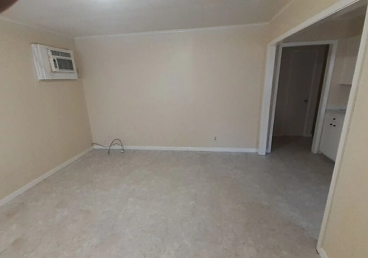 1 and 2 Bedroom Duplex Units Walking Distance to LA Tech — Photo 3
