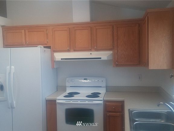 5th image of 209 S Rosewood Drive