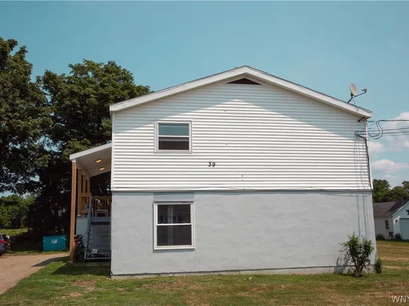 39 Clinton St, Fredonia, NY 14063