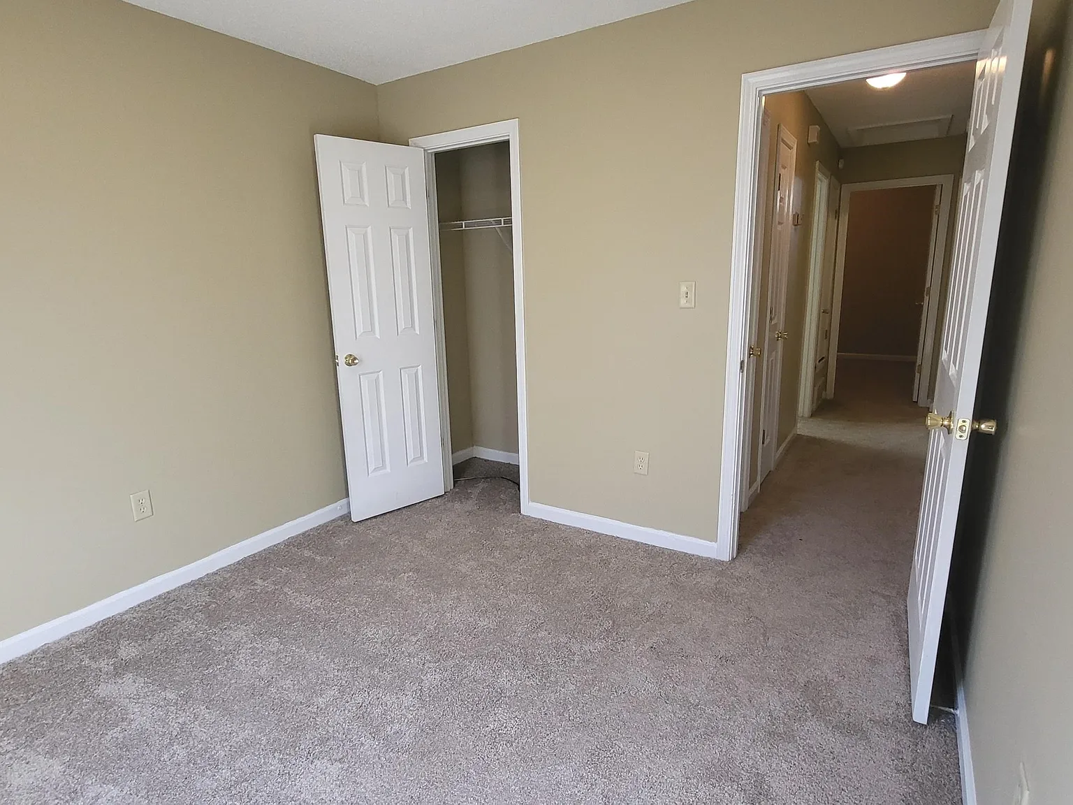 3 bed, 2.0 bath, 1245 sqft, $1,595 — Photo 3