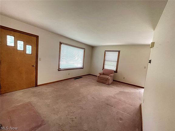 4th image of 196 Wolf Ave