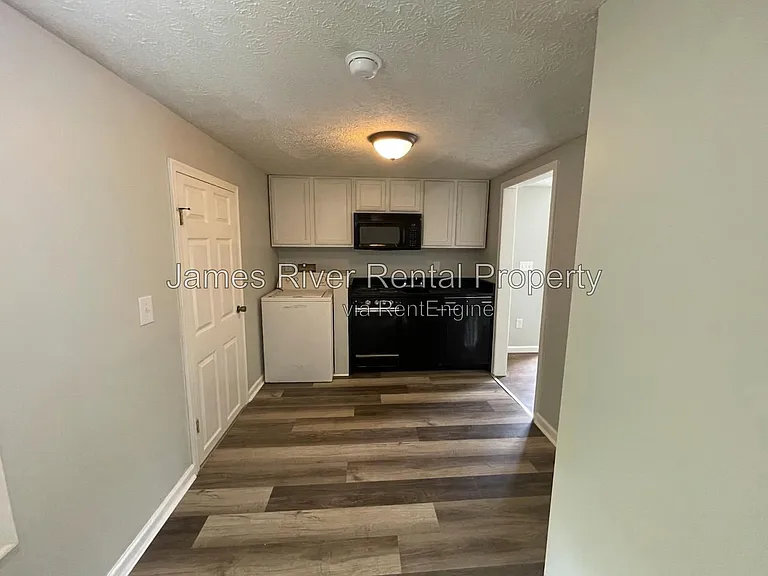 511B Winston Ridge Rd — Photo 3