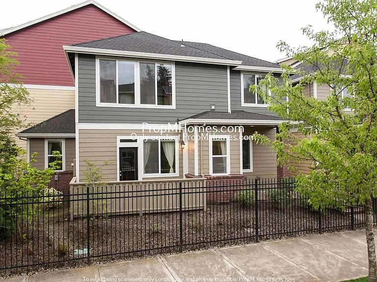 868 NW Council Dr — Photo 16