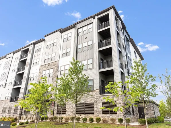 12850 Mosaic Park Way Unit 2B, Herndon, VA 20171