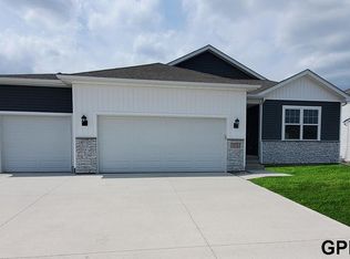 18425 Rose Lane Rd, Gretna, NE 68136