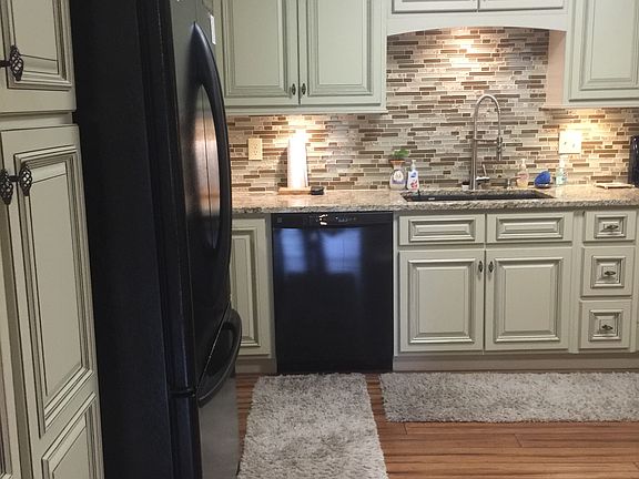KITCHEN GRANITE COUNTERTOPS 