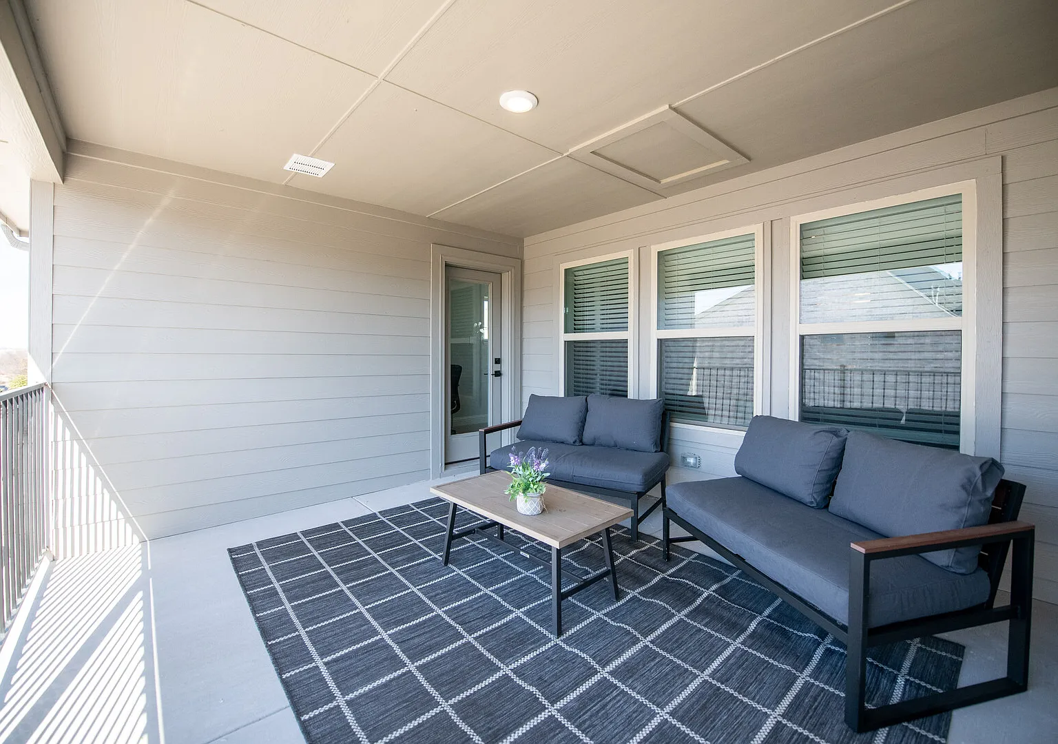 PL088 30min to Toyota Base | Sleeps 8 | Parking — Photo 2