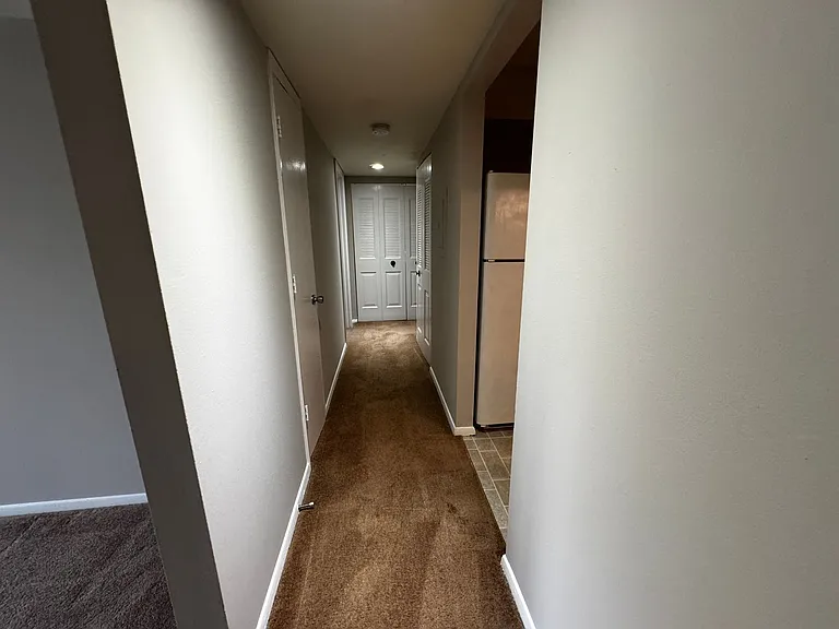 Coventry Court West Apartments — Photo 80