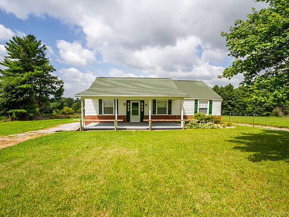 3rd image of 1803 Strawberry Ln