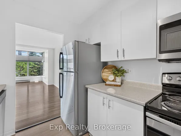 344 Front St #305, Belleville, ON K8N 5M4