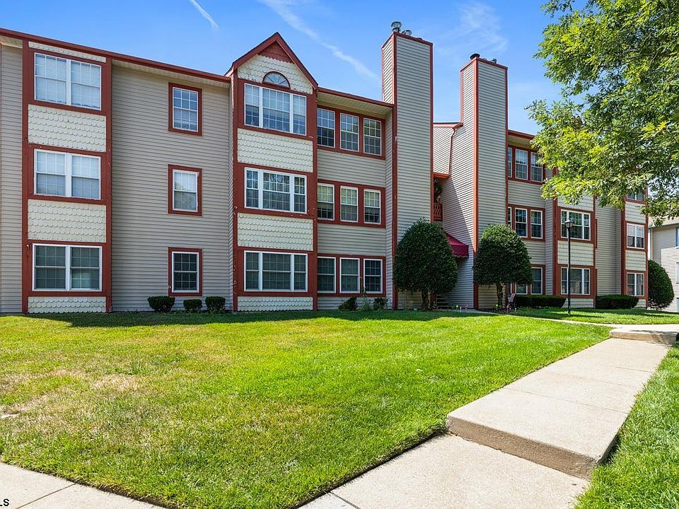 1st image of 77 Trotters Ln #77